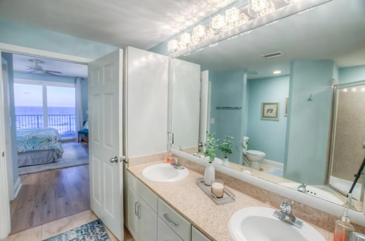 Semesterbostad Laketown 1027 Gorgeous 2 Bd Plus Bunks, Ocean Views, Best Amenities Panama City Beach USA